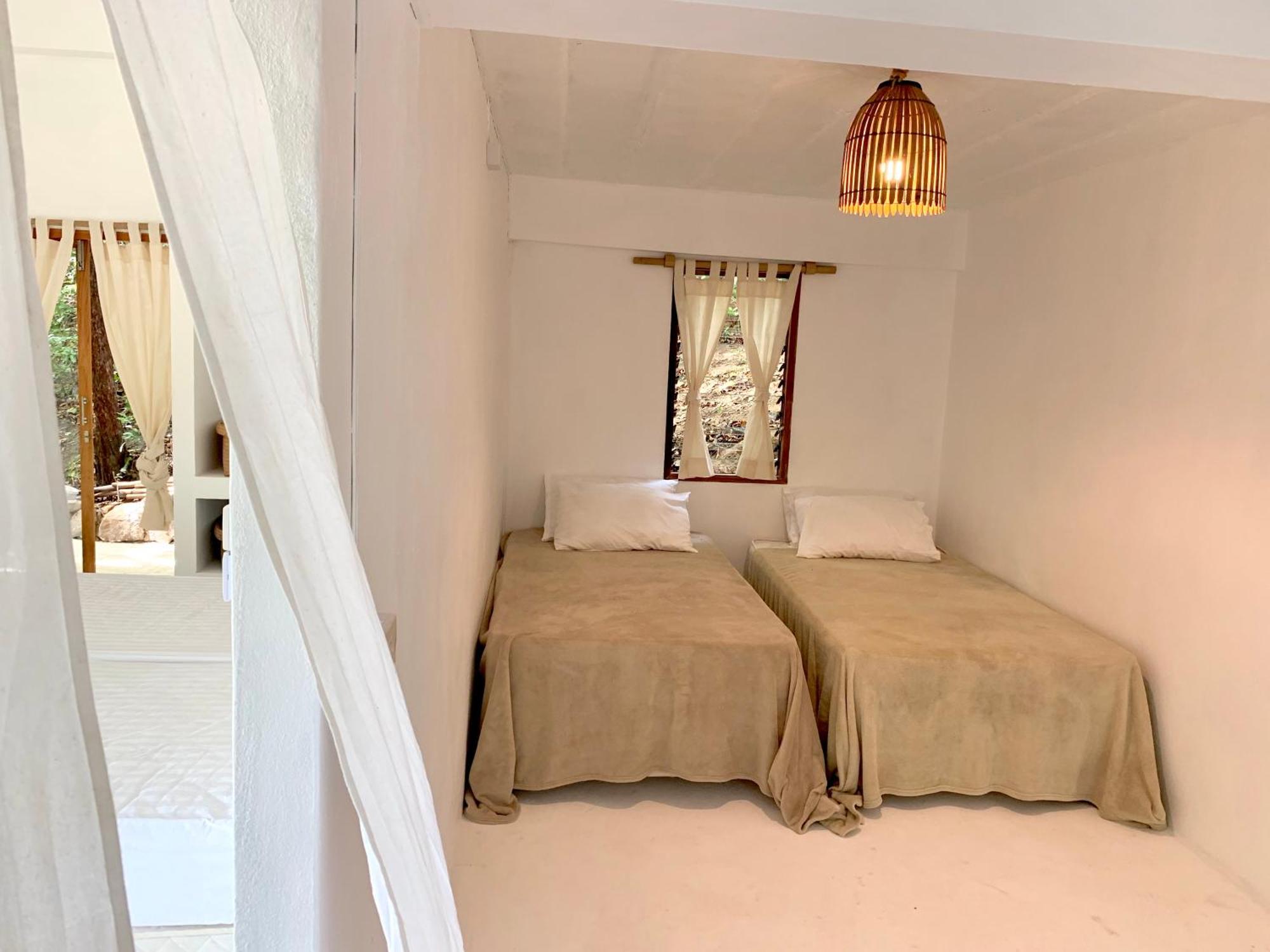 Coconut Beach Bungalows Chaloklum Rom bilde