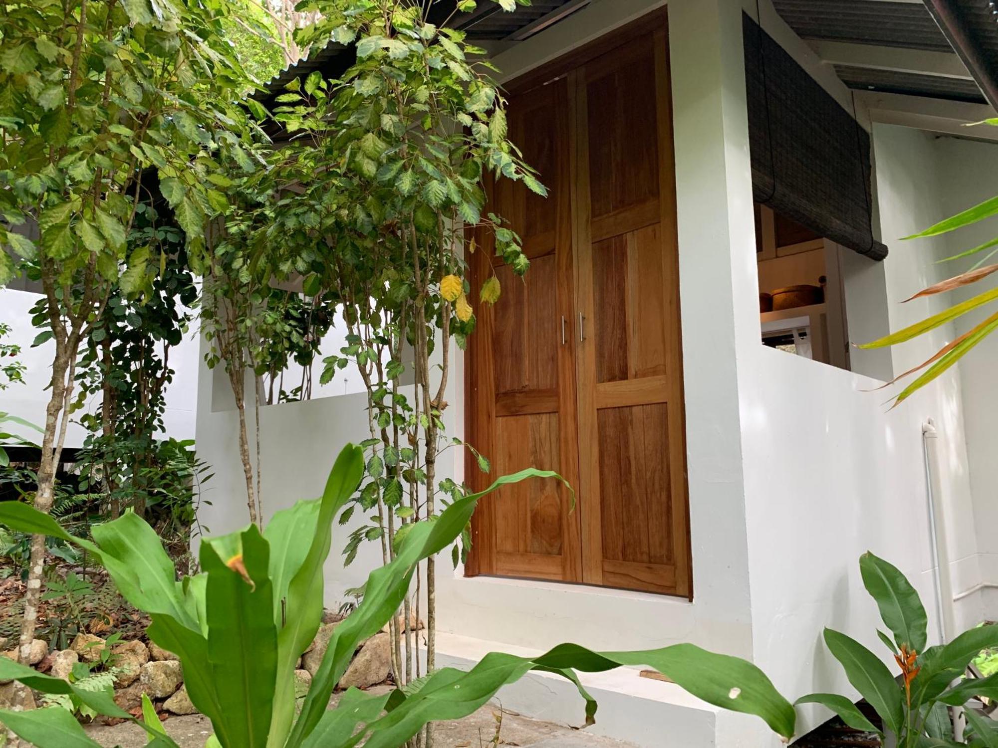 Coconut Beach Bungalows Chaloklum Rom bilde